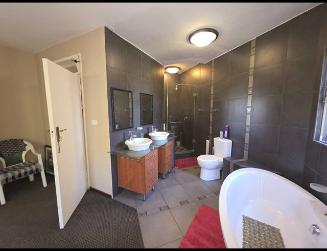 3 BEDROOM APARTMENT FOR SALE IN UMHLANGA CENTRAL